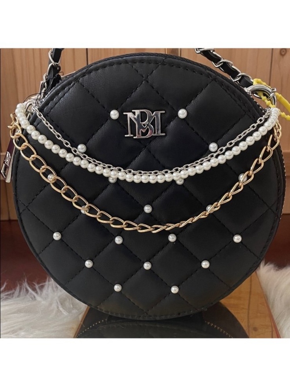 NWT Badgely Mischka Quilted Pearl Accent Round Crossbody Bag - Black